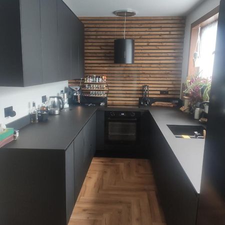 Single Bedroom In Quiet Neighbourhood Glasgow Exterior photo