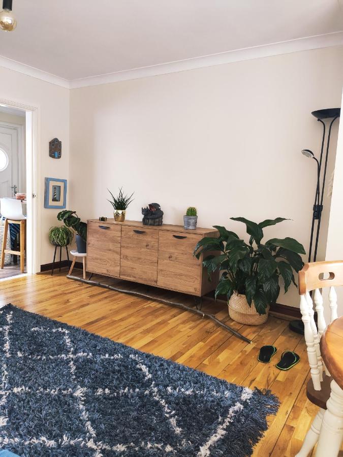Single Bedroom In Quiet Neighbourhood Glasgow Exterior photo
